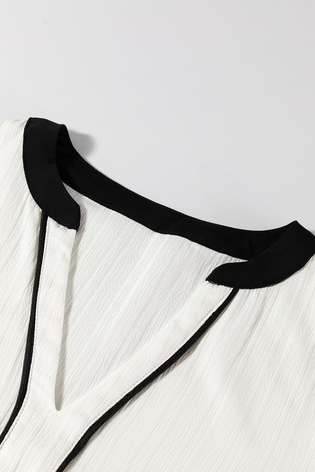 Blouse Élégante "Ramila" – Texture & Contrastes Colorblock