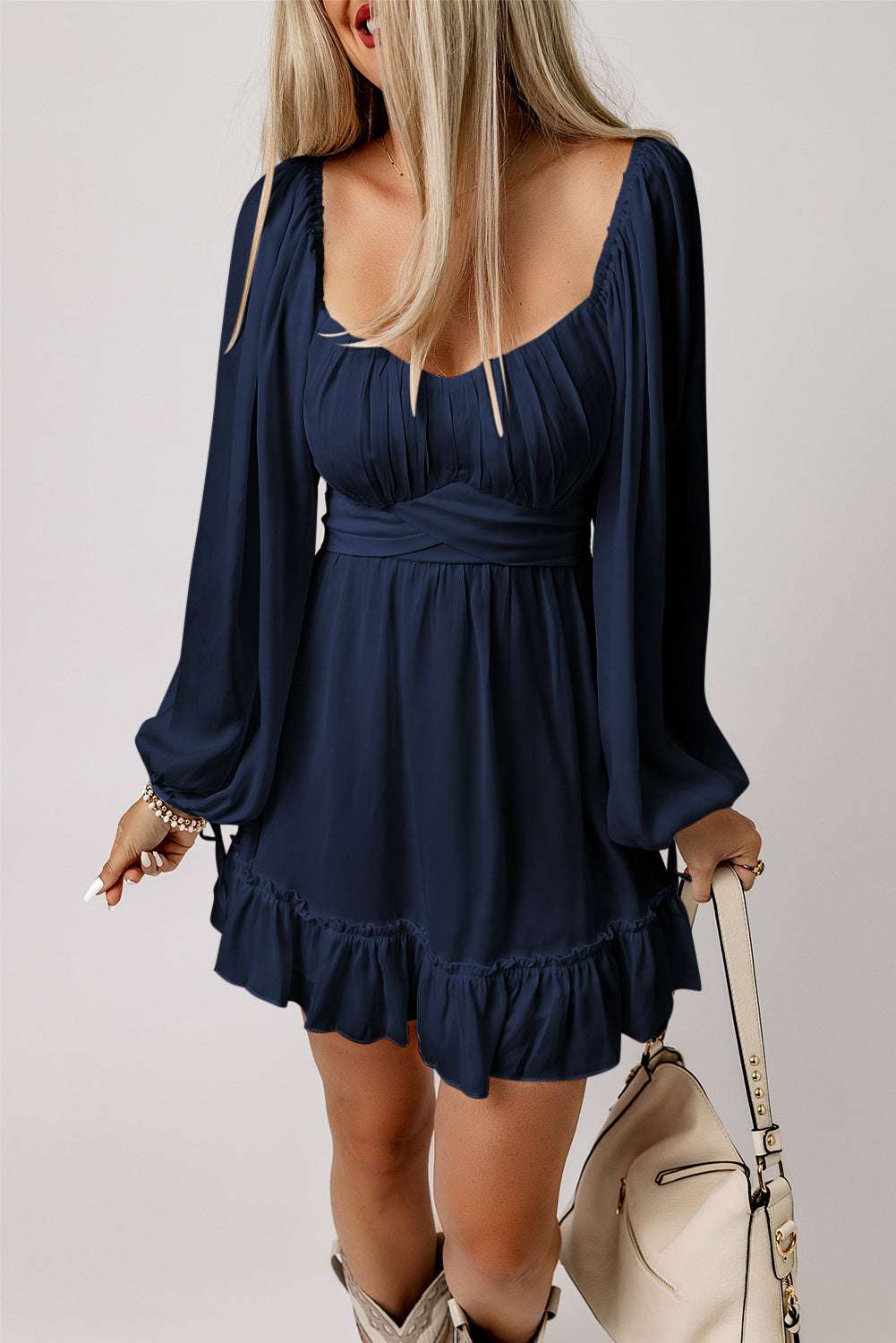 Robe Mini "Deborah" – Taille Sculptée & Col Carré
