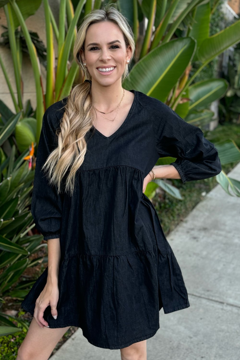 Robe "Clara" en Chambray Noir – Élégance & Volant